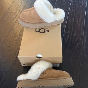 Disquette UGG never been worn